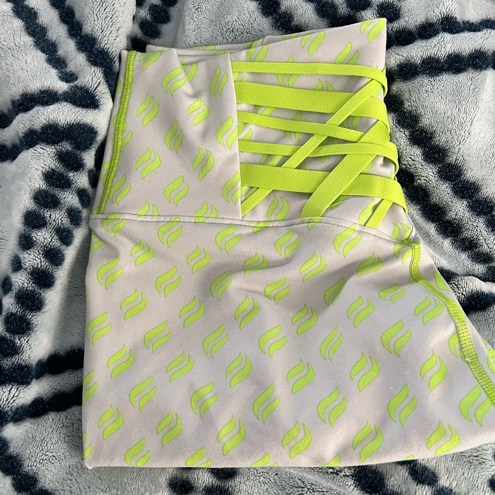 Stylish Neon Green Fabletics leggings